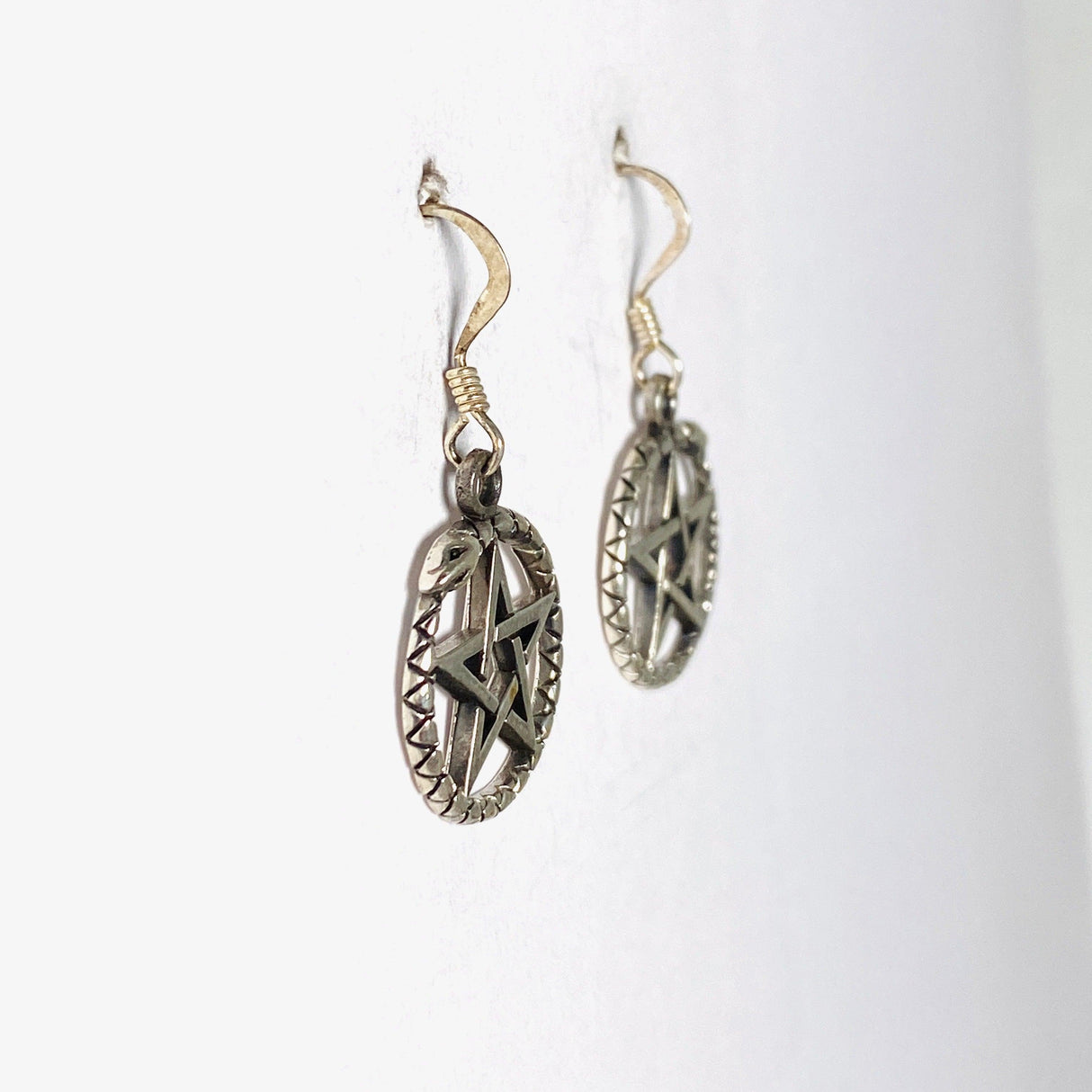 925 SS Pentagram Earrings 31x16mm - Nature's Magick