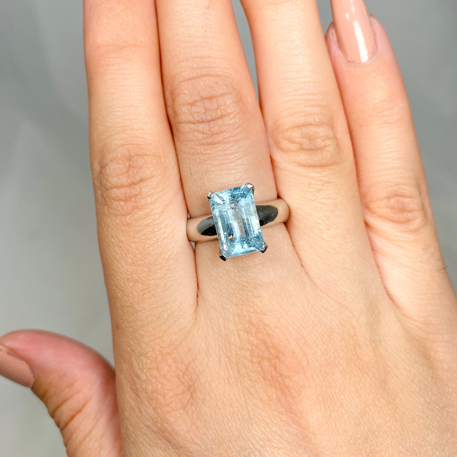 Aquamarine Rectangular Emerald Cut ring s.7 HRGJ-40