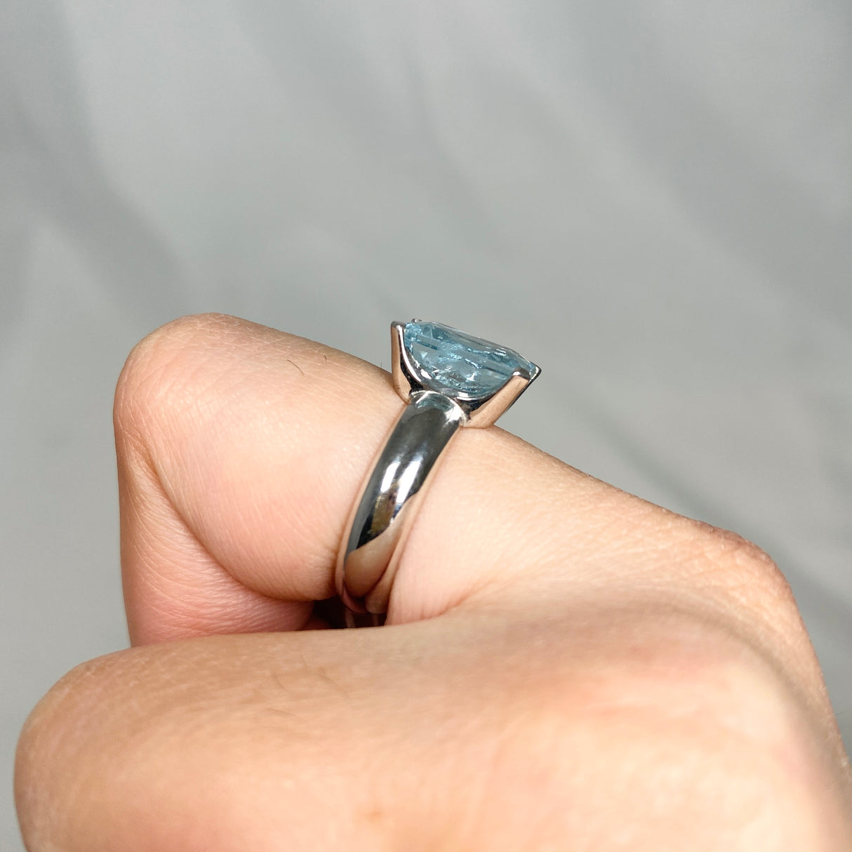 Aquamarine Rectangular Emerald Cut ring s.7 HRGJ-40