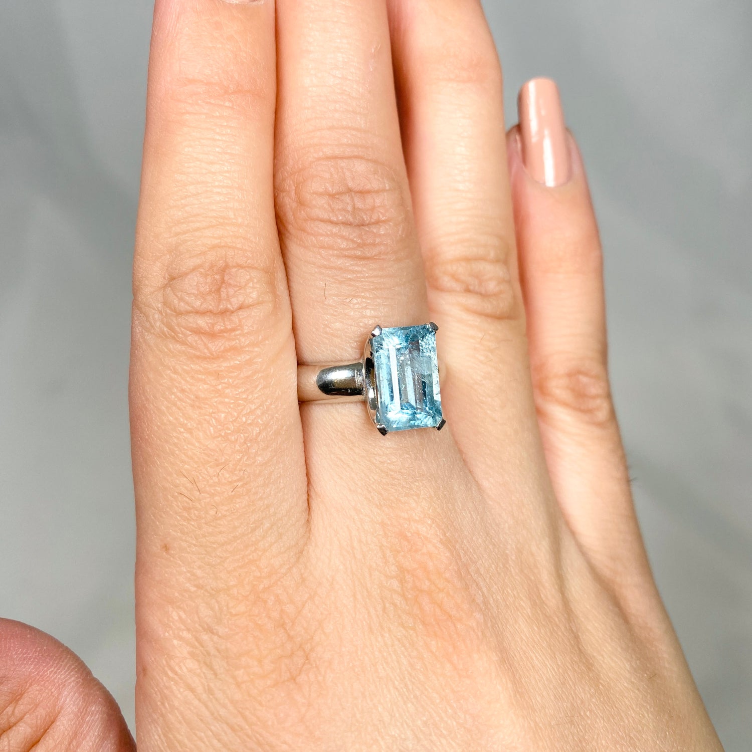 Aquamarine Rectangular Emerald Cut ring s.7 HRGJ-40