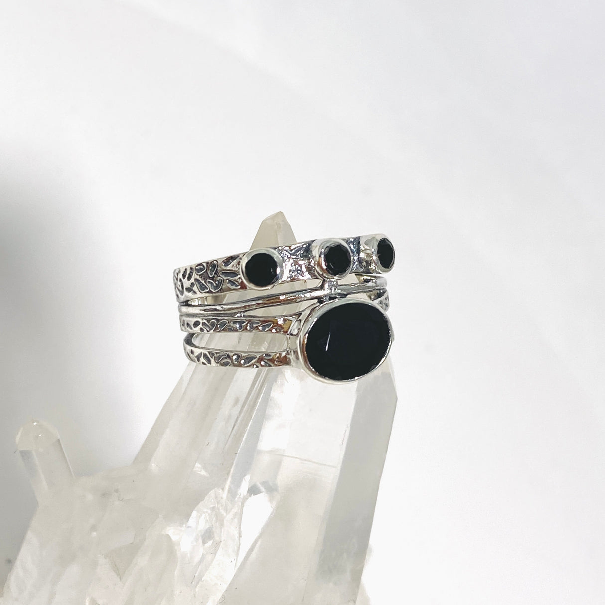 Black Onyx Multi-stone Faceted Gemstone Ring R3783