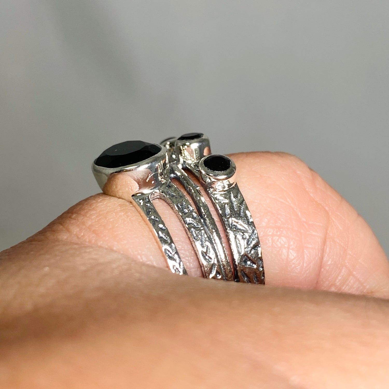 Black Onyx Multi-stone Faceted Gemstone Ring R3783