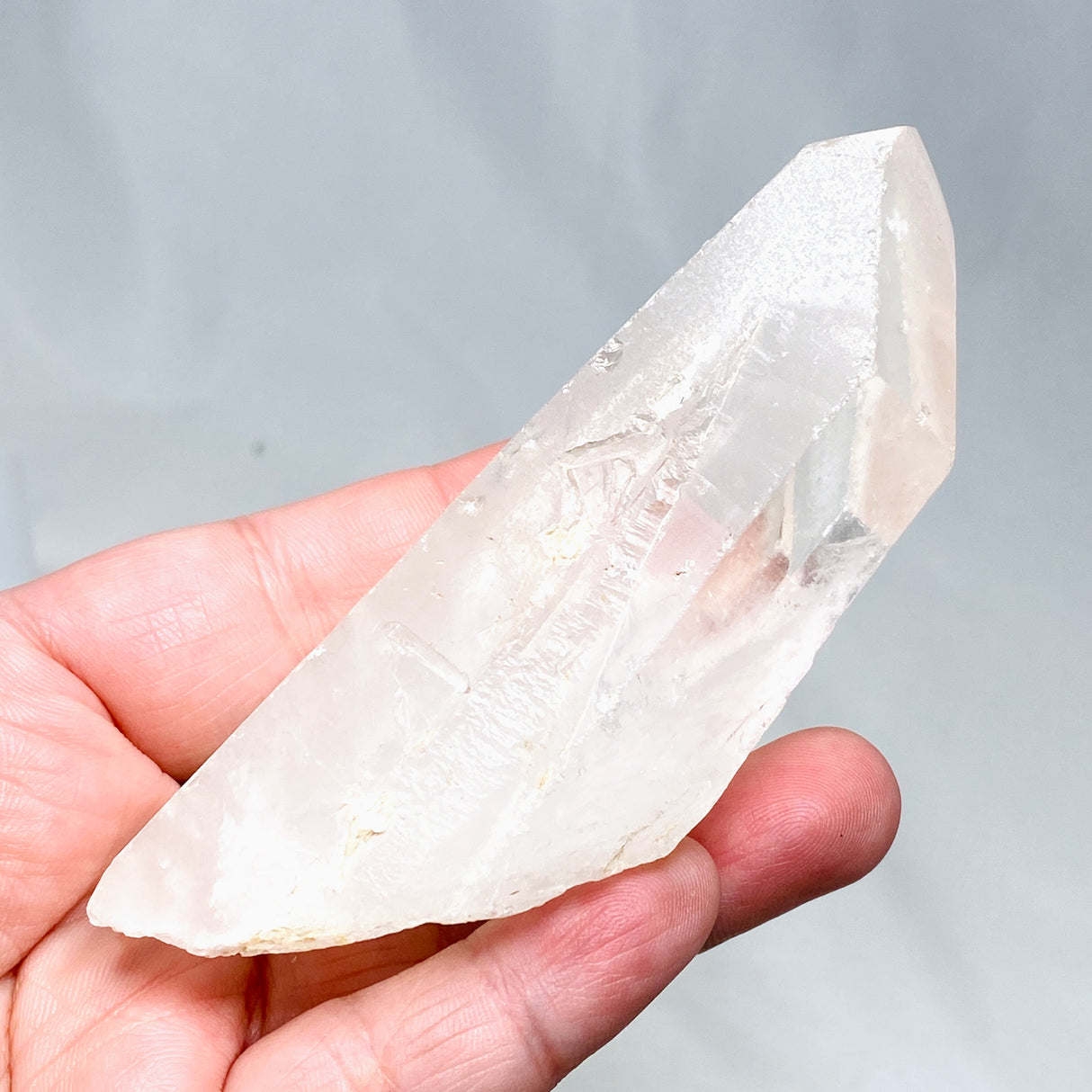 Clear Quartz crystal CQ07