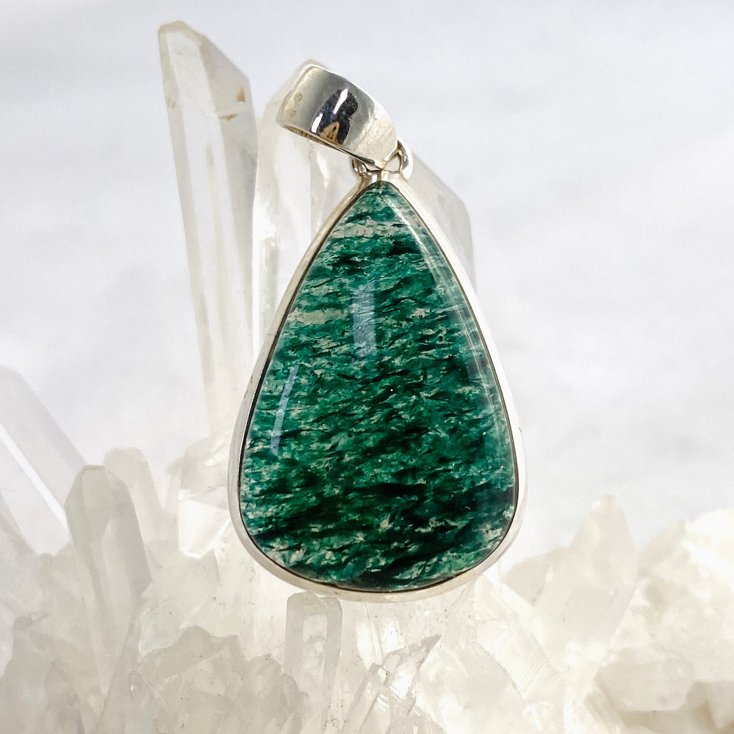 Green Aventurine Teardrop Cabochon Pendant PPGJ847