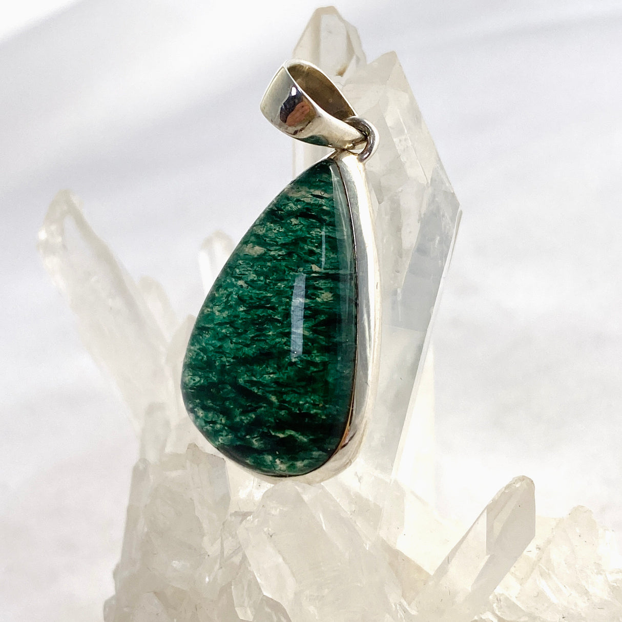 Green Aventurine Teardrop Cabochon Pendant PPGJ847