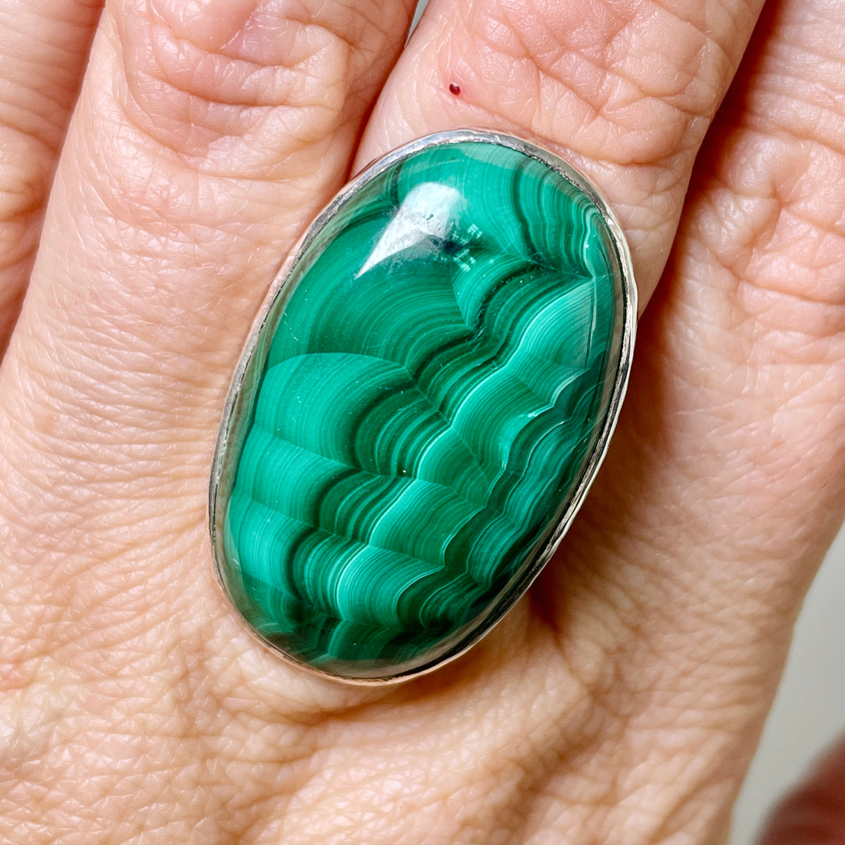 Malachite oval beaten band ring s.8 KRGJ2066