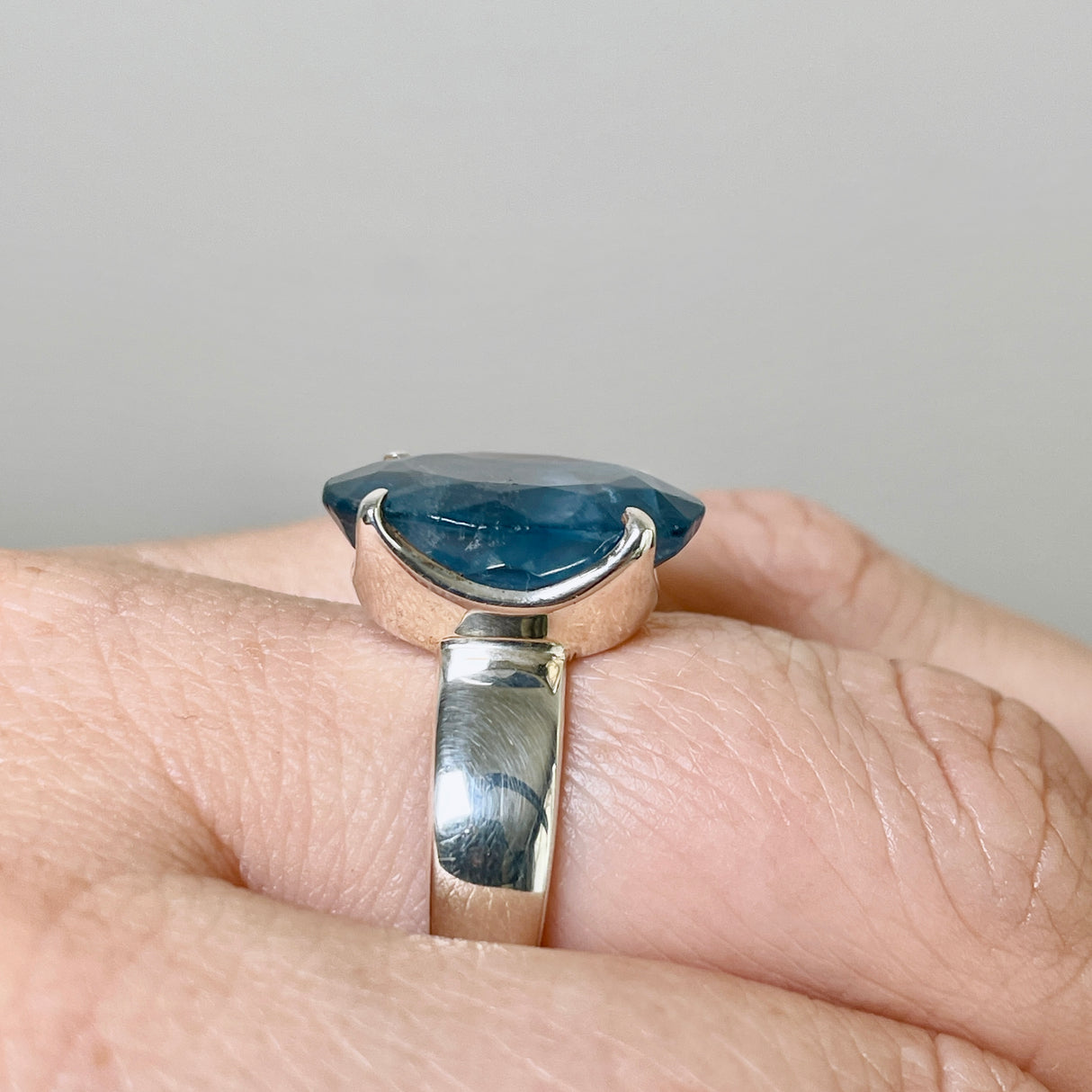 Fluorite Oval Faceted Ring s.8.5 PRGJ302