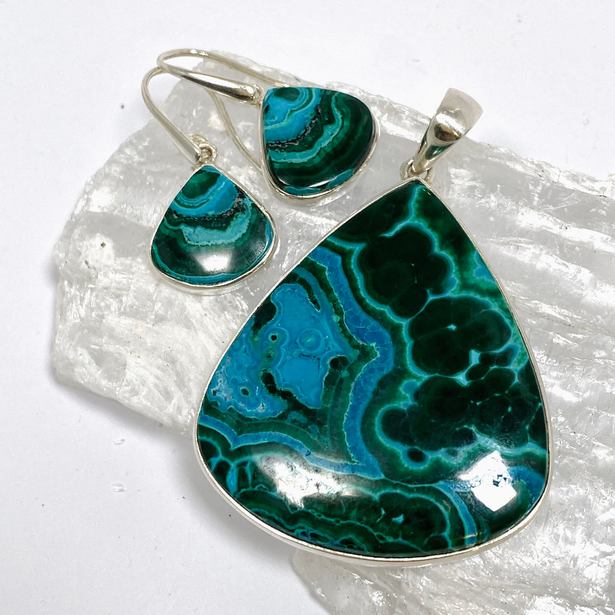 Malacholla (Malachite and Chrysocolla) Teardrop Cabochon Pendant PPGJ1132