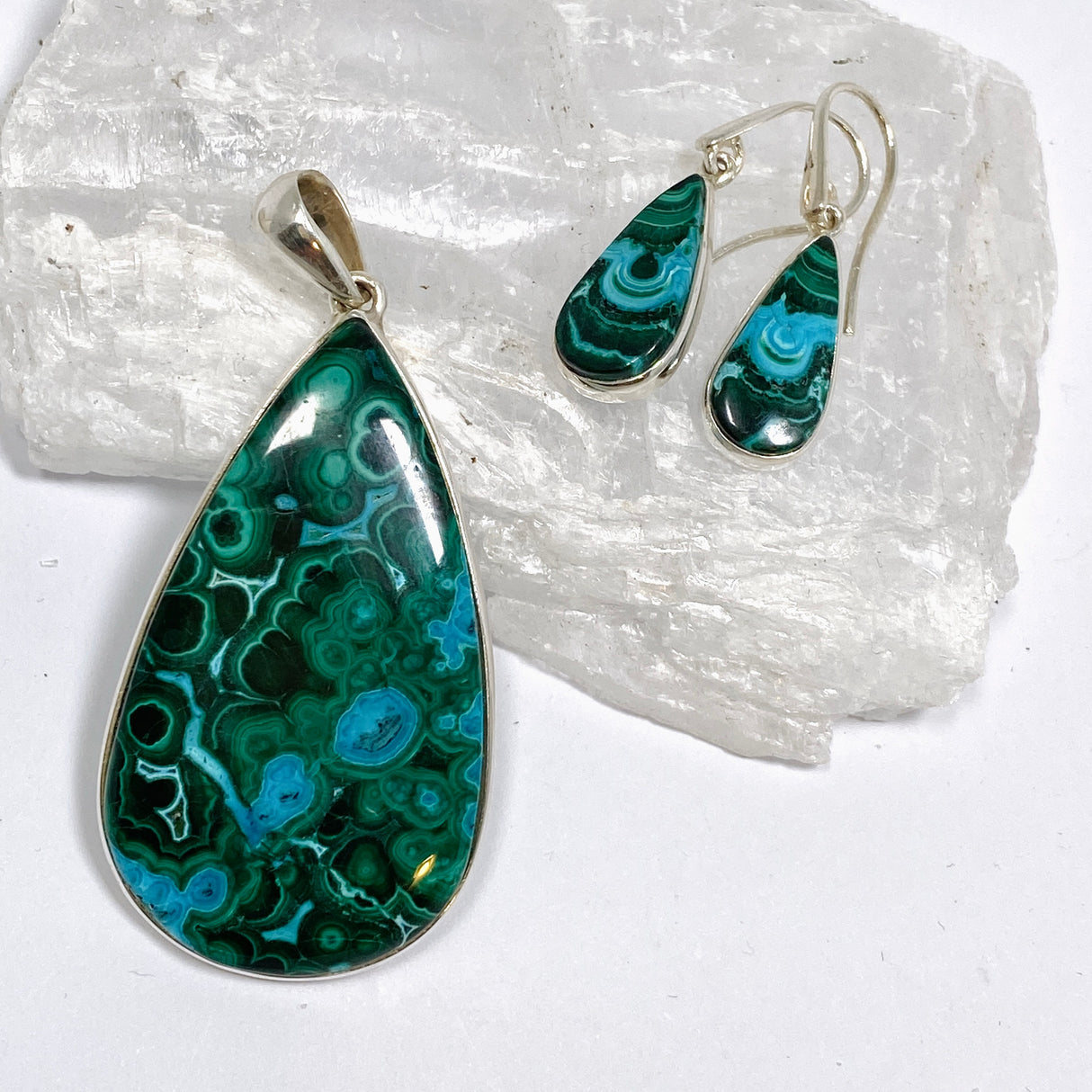 Malacholla (Malachite and Chrysocolla) Teardrop Cabochon Pendant PPGJ1133