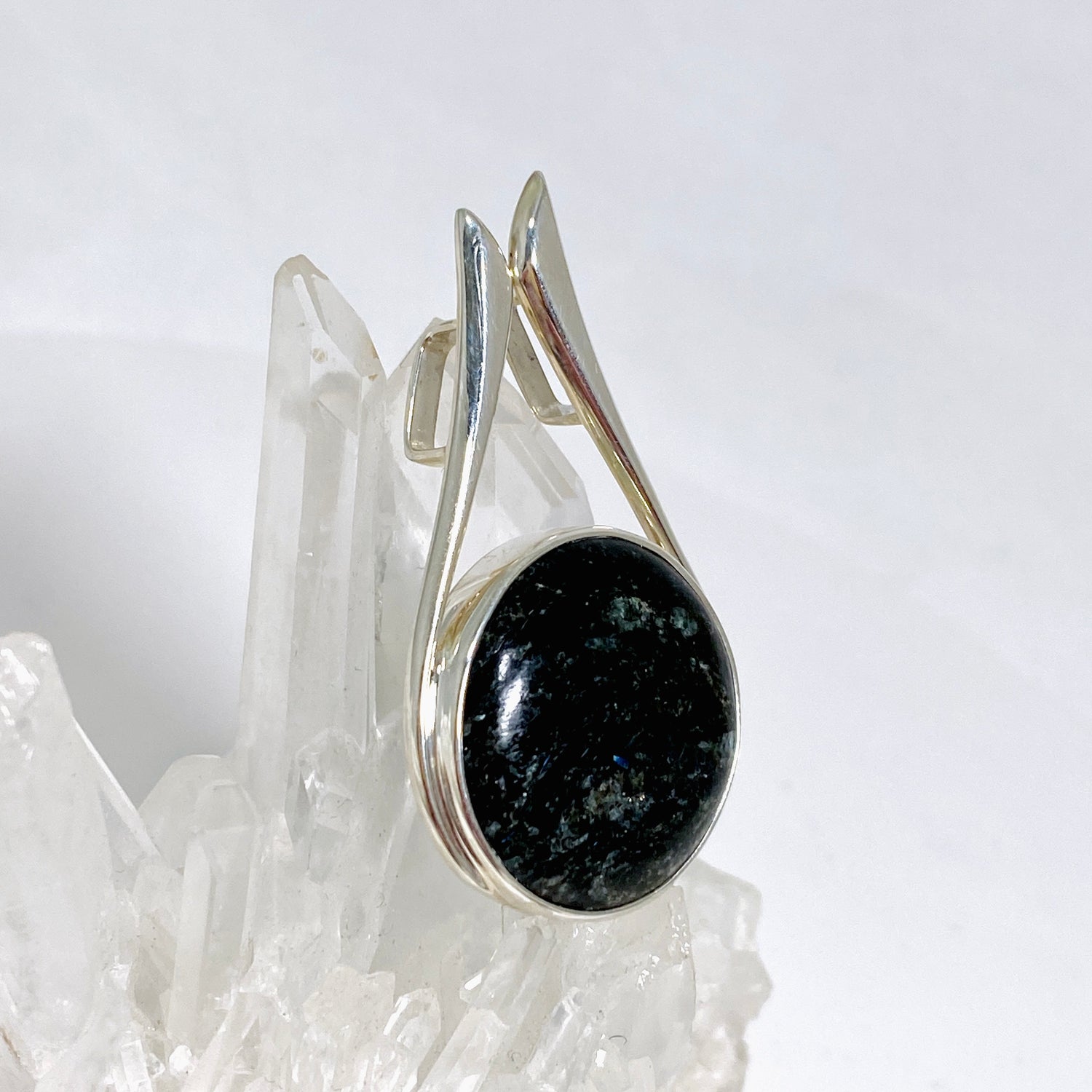 Nuummite Round Cabochon Pendant BTP-67