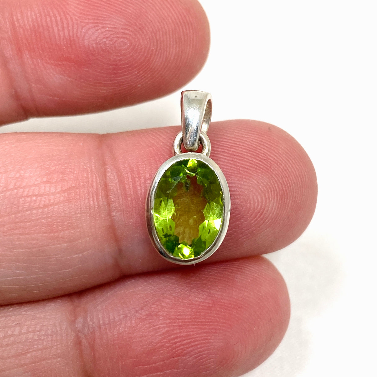 Peridot Oval Faceted Pendant PPGJ803