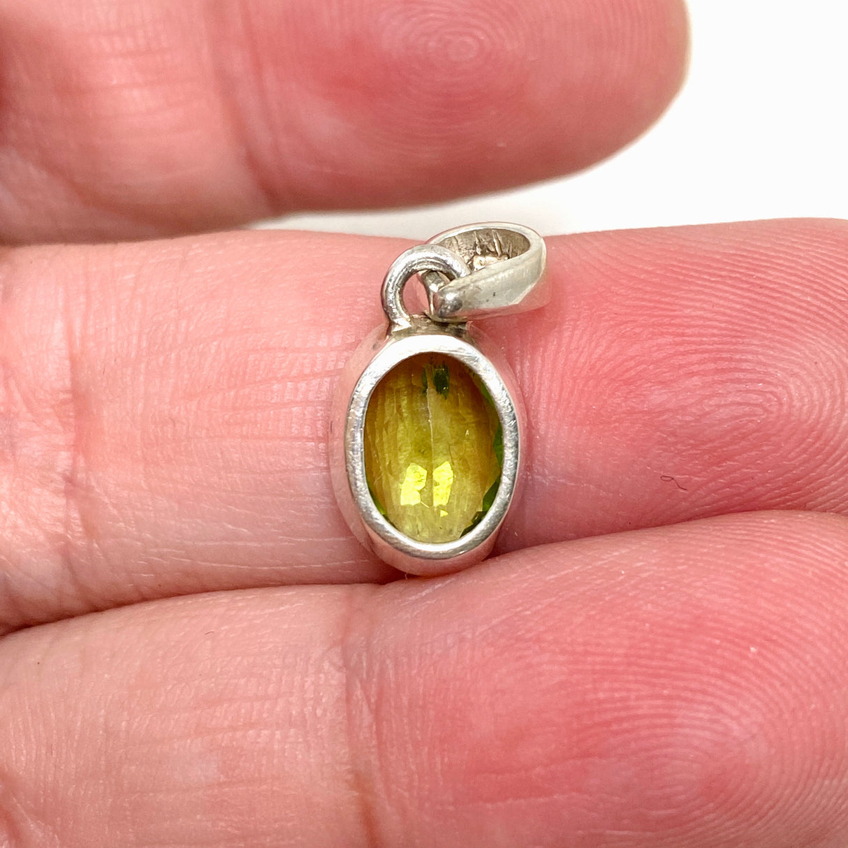 Peridot Oval Faceted Pendant PPGJ803