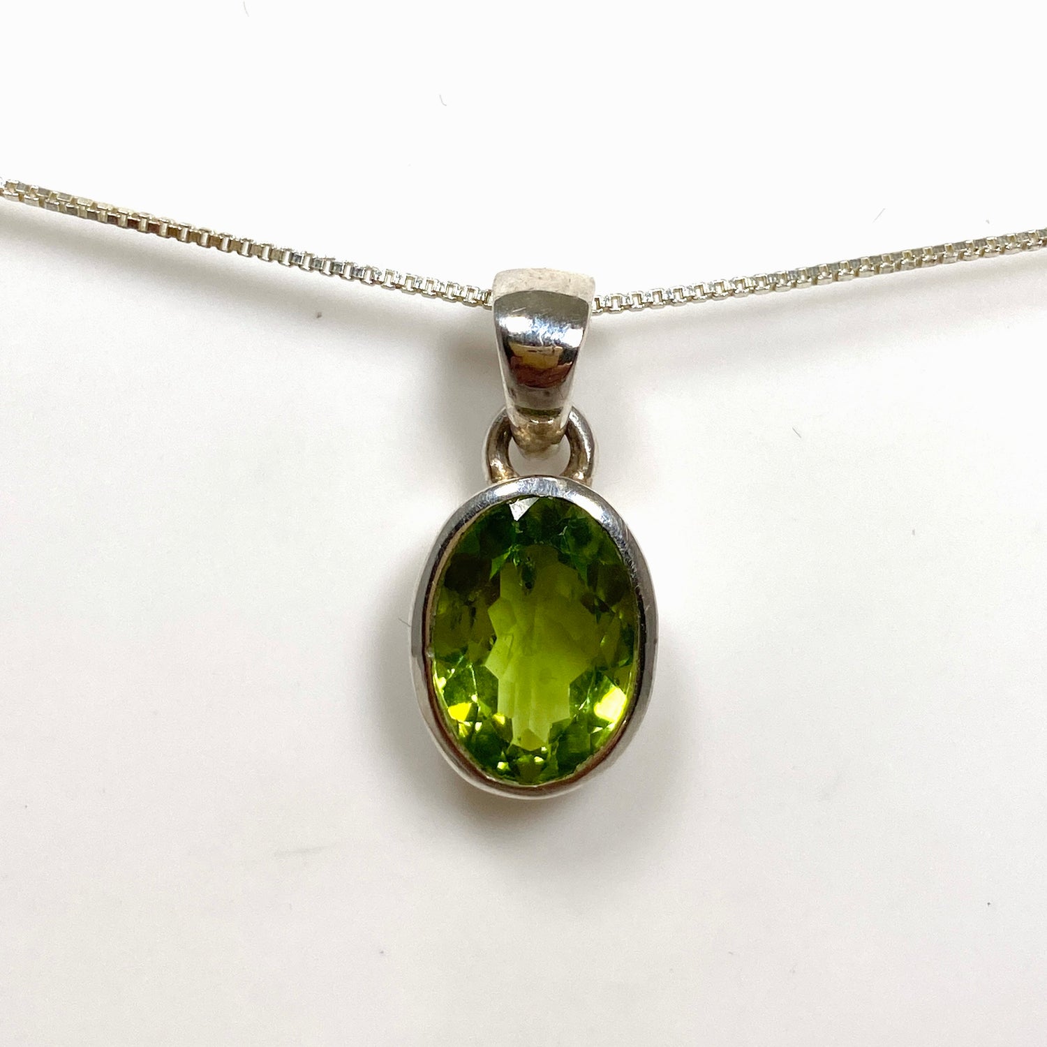 Peridot Oval Faceted Pendant PPGJ803