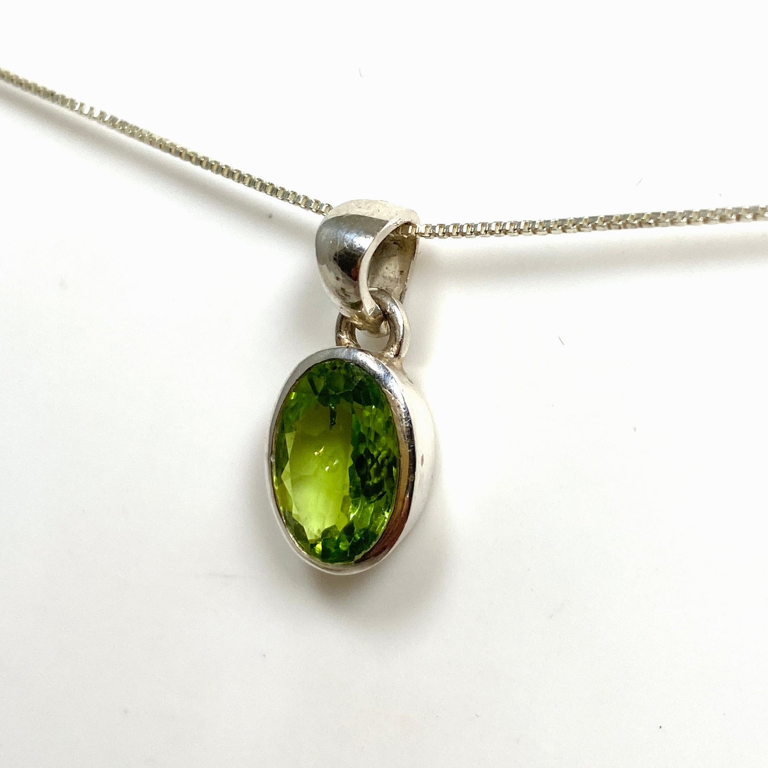 Peridot Oval Faceted Pendant PPGJ803