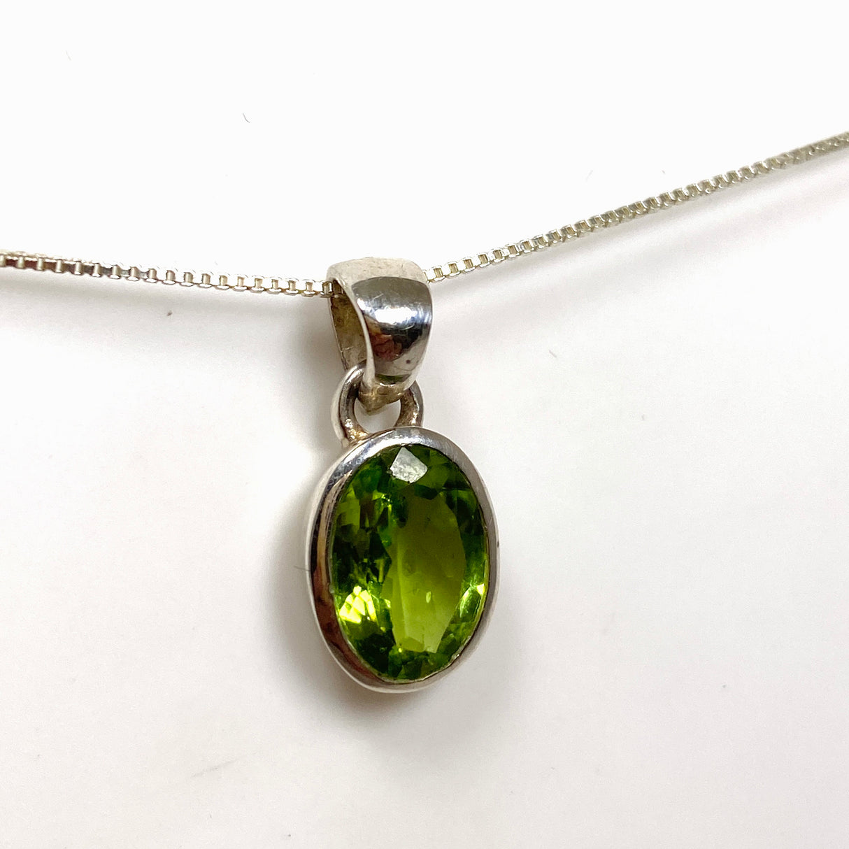 Peridot Oval Faceted Pendant PPGJ803
