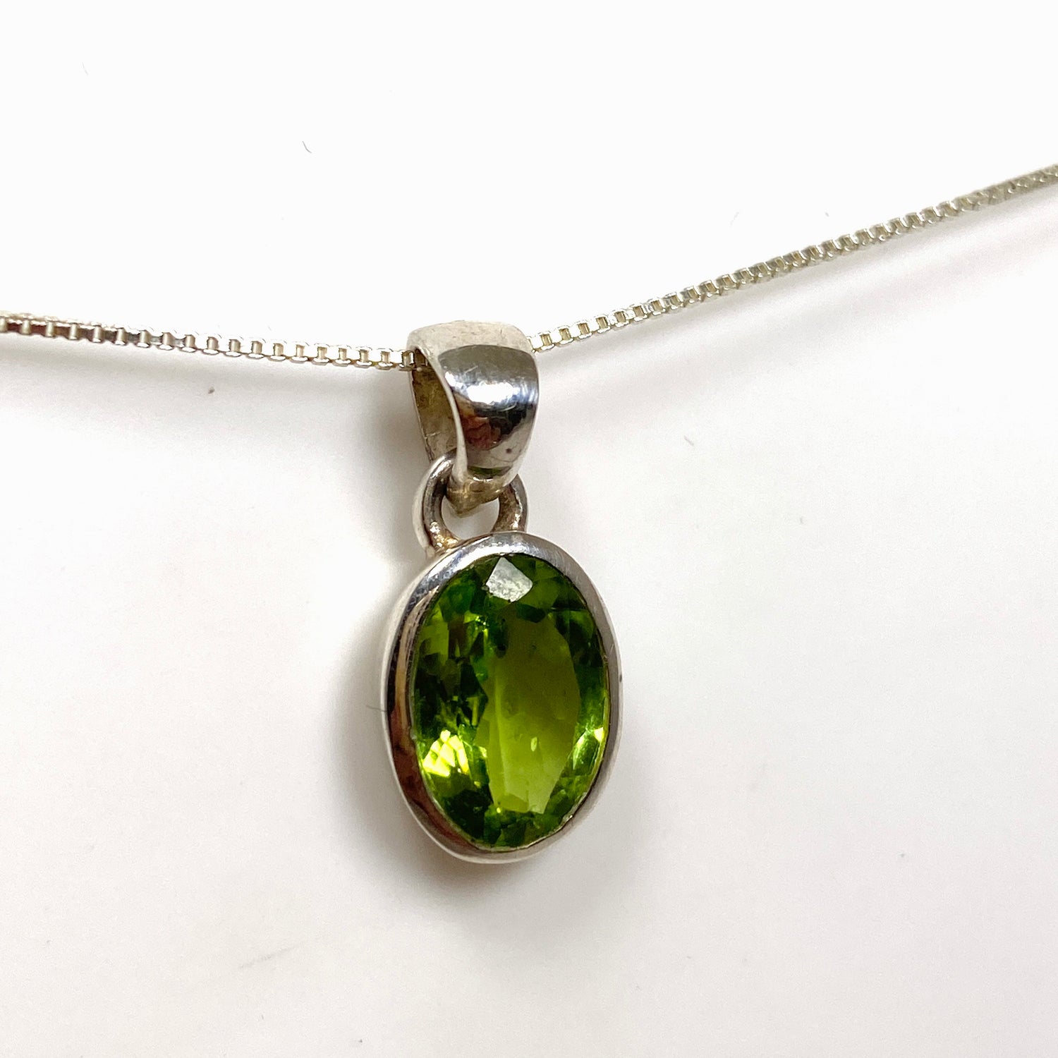 Peridot Oval Faceted Pendant PPGJ803