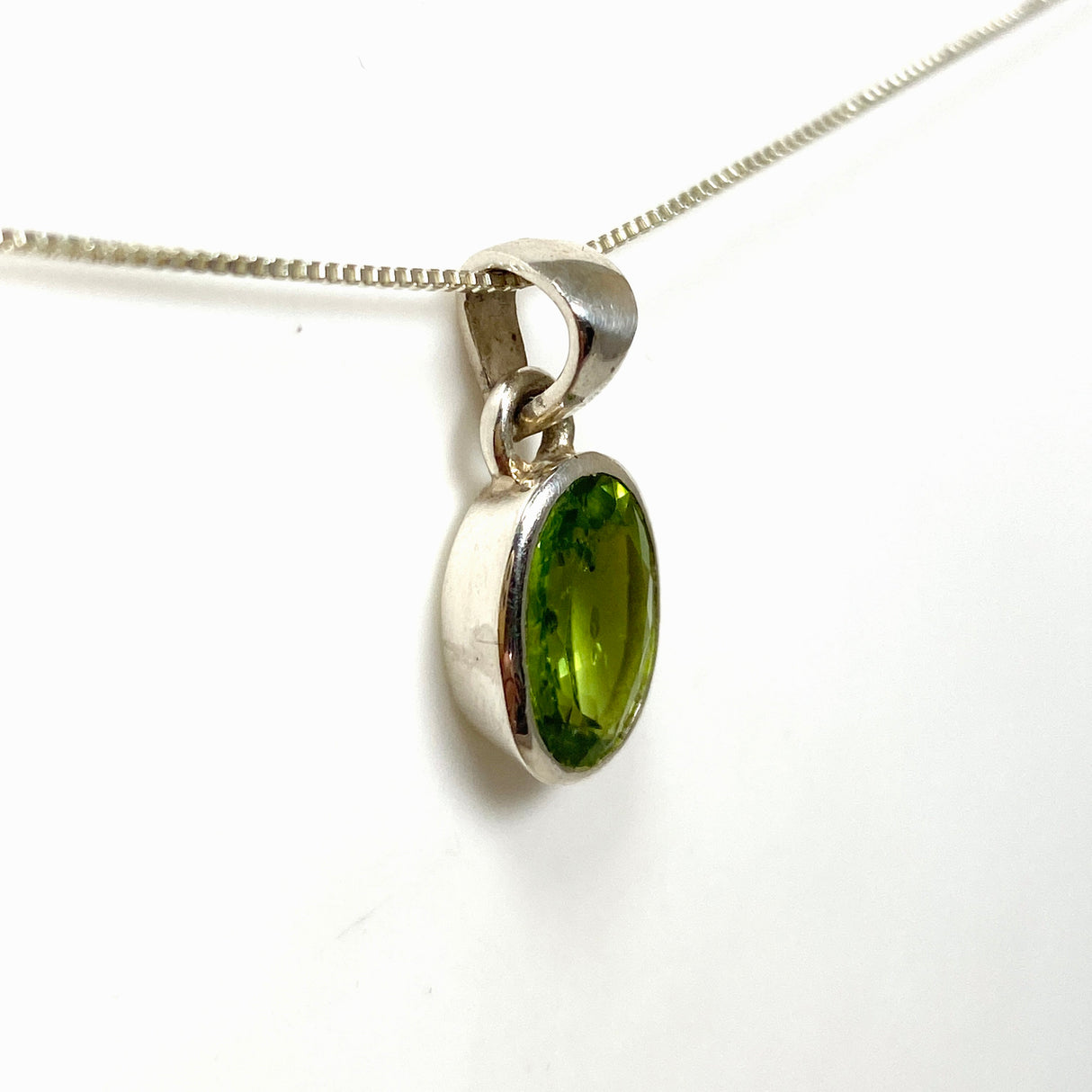 Peridot Oval Faceted Pendant PPGJ803