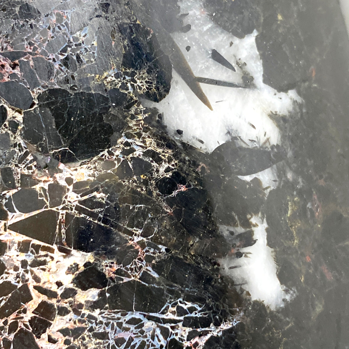 Tourmalinated Quartz Flame TQF-01