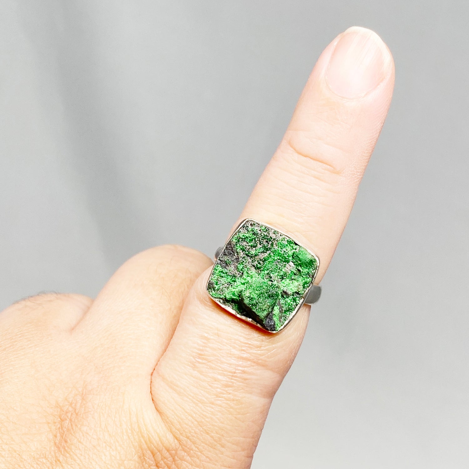 Uvarovite Square Ring Size 8 Adjustable SSGJ58
