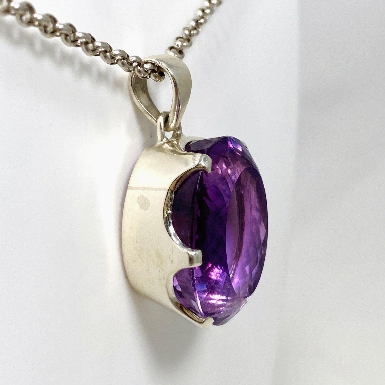 Amethyst Faceted Oval Pendant PPGJ698 - Nature's Magick