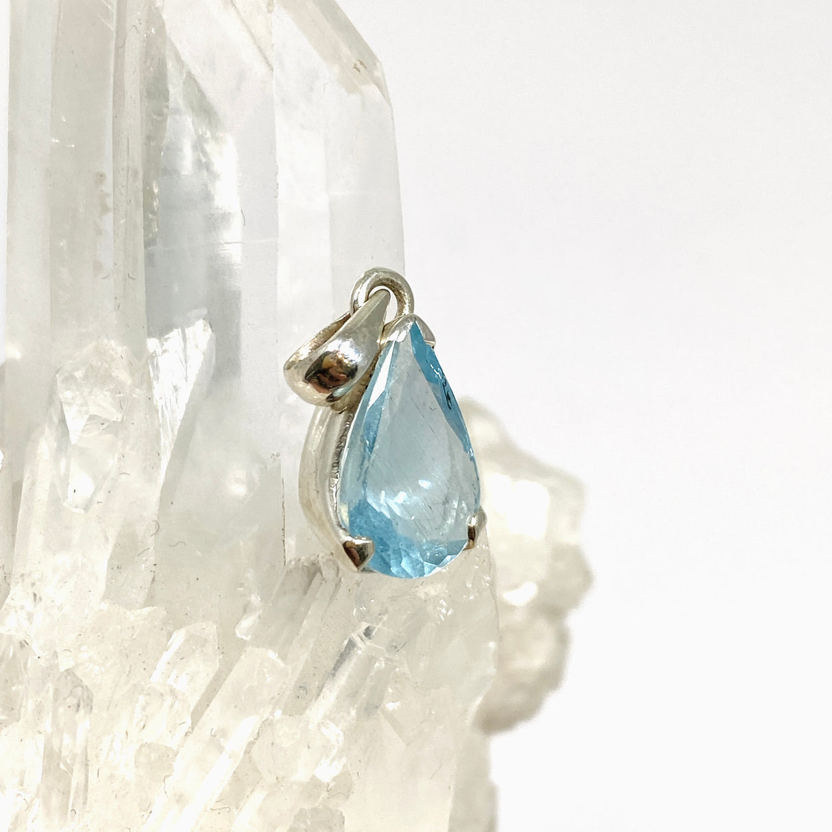 Aquamarine Teardrop Faceted Pendant PPGJ1130