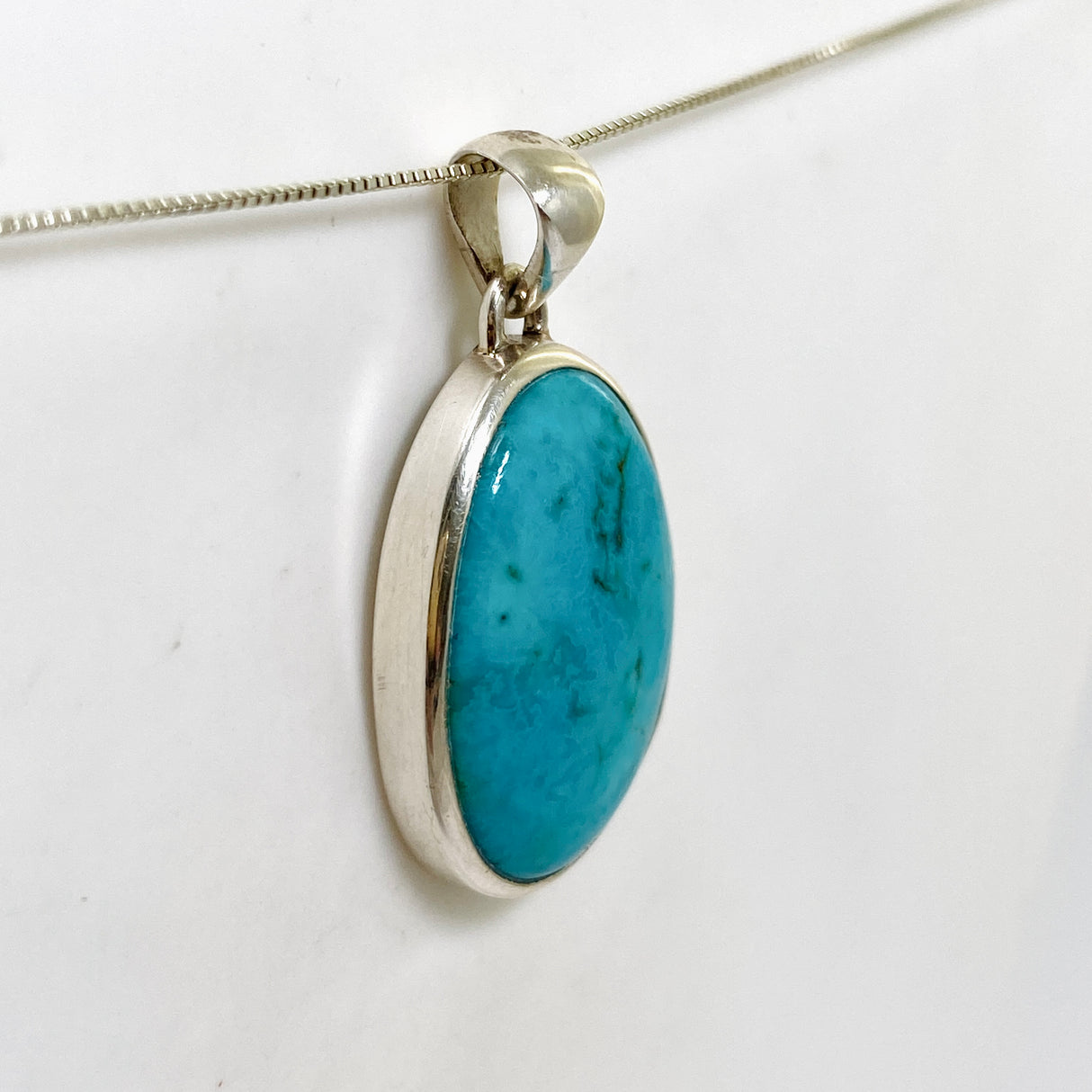 Arizona Turquoise Oval Cabochon Pendant PPGJ1029