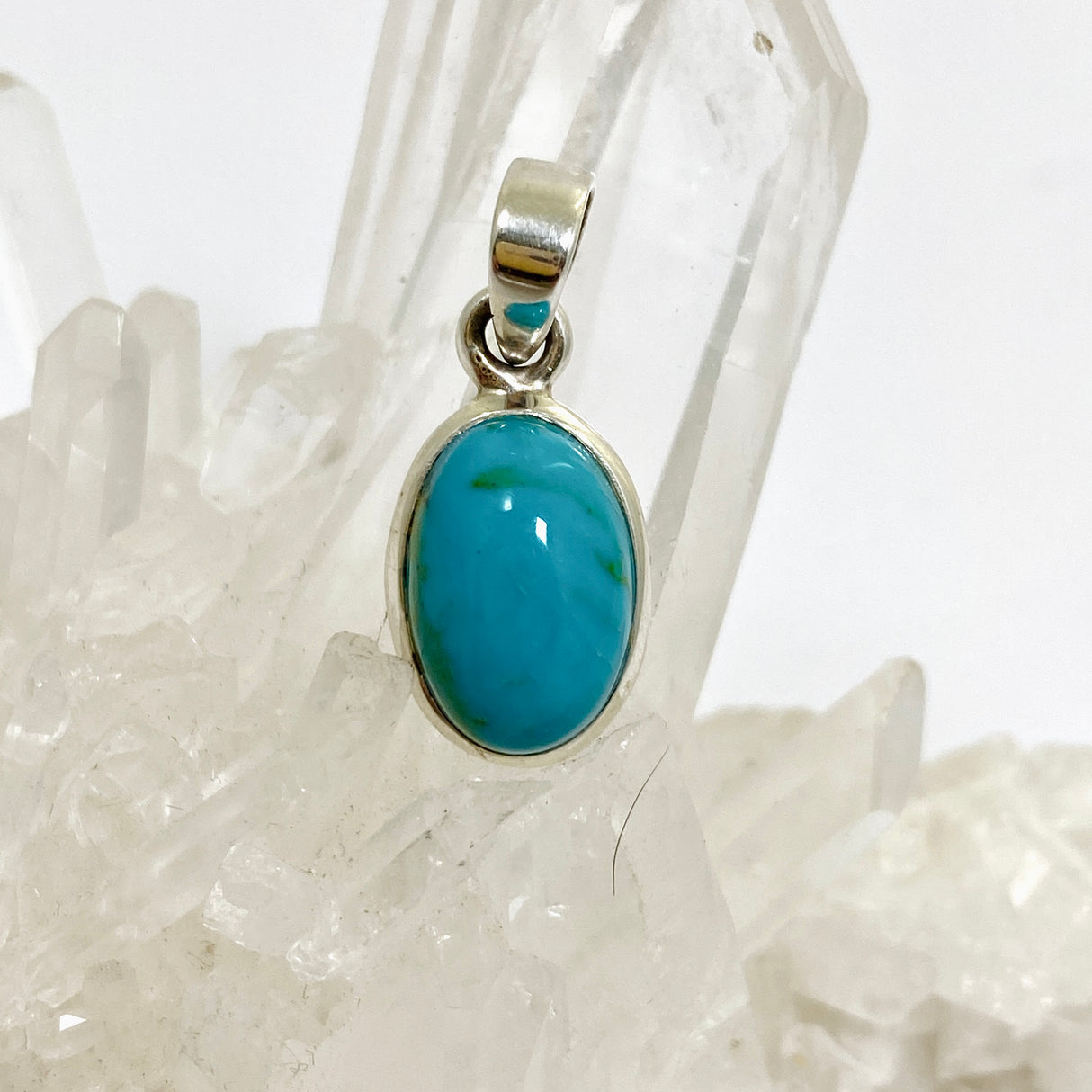 Arizona Turquoise Oval Cabochon Pendant PPGJ1028