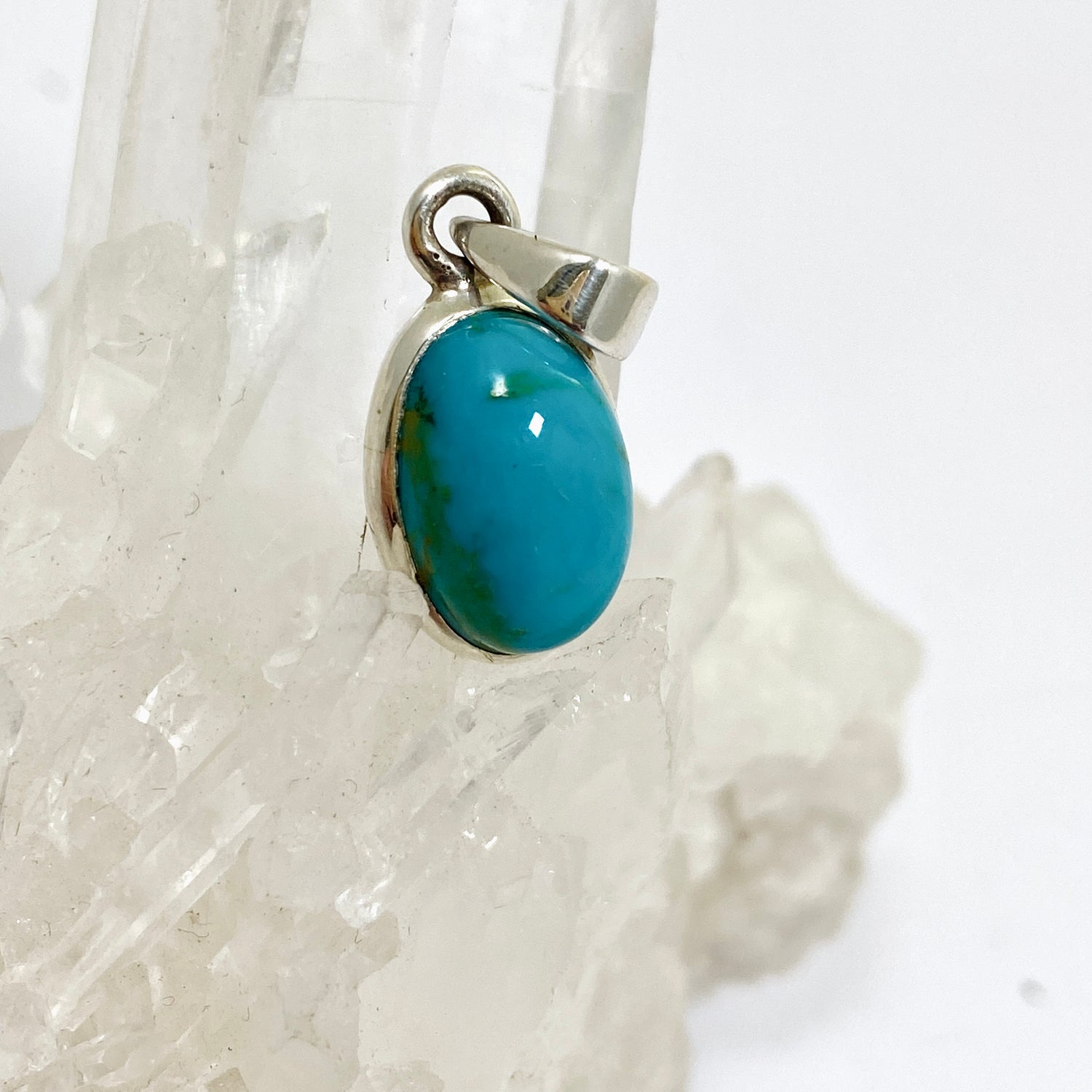 Arizona Turquoise Oval Cabochon Pendant PPGJ1028