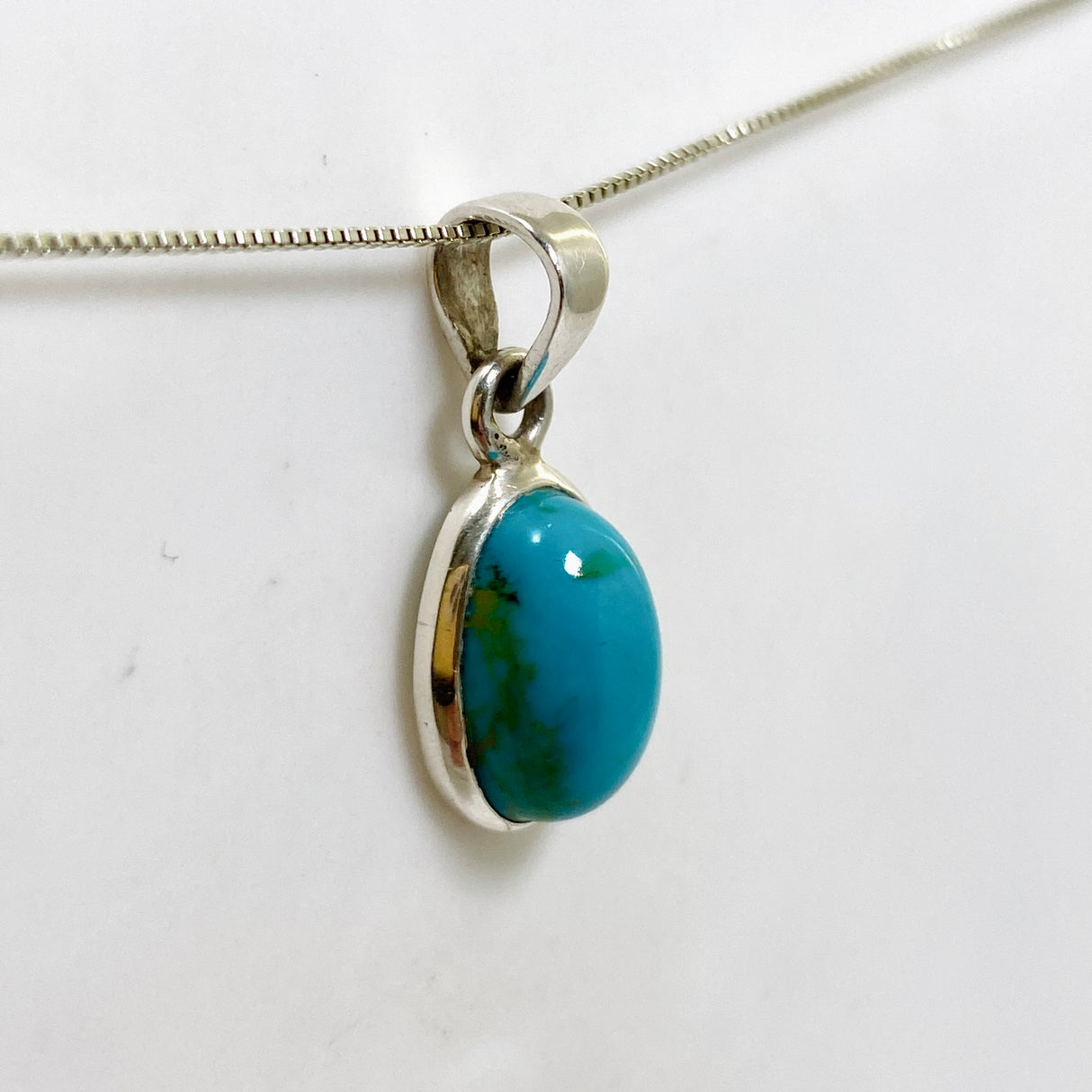 Arizona Turquoise Oval Cabochon Pendant PPGJ1028
