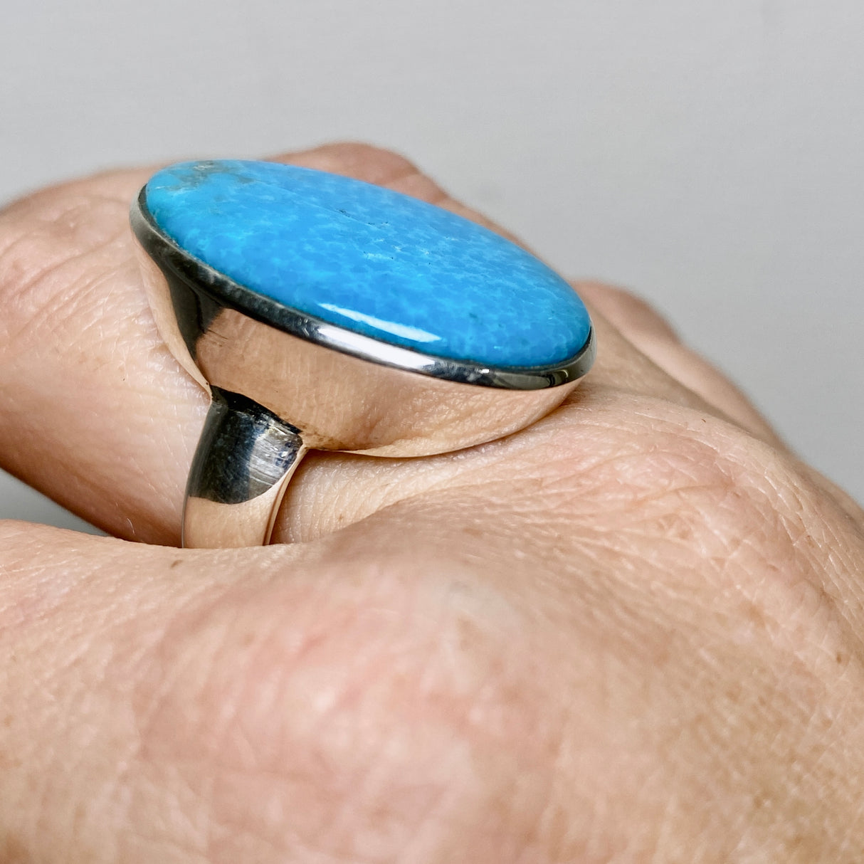 Arizona Turquoise Oval Cabochon Ring Size 11 PRGJ880