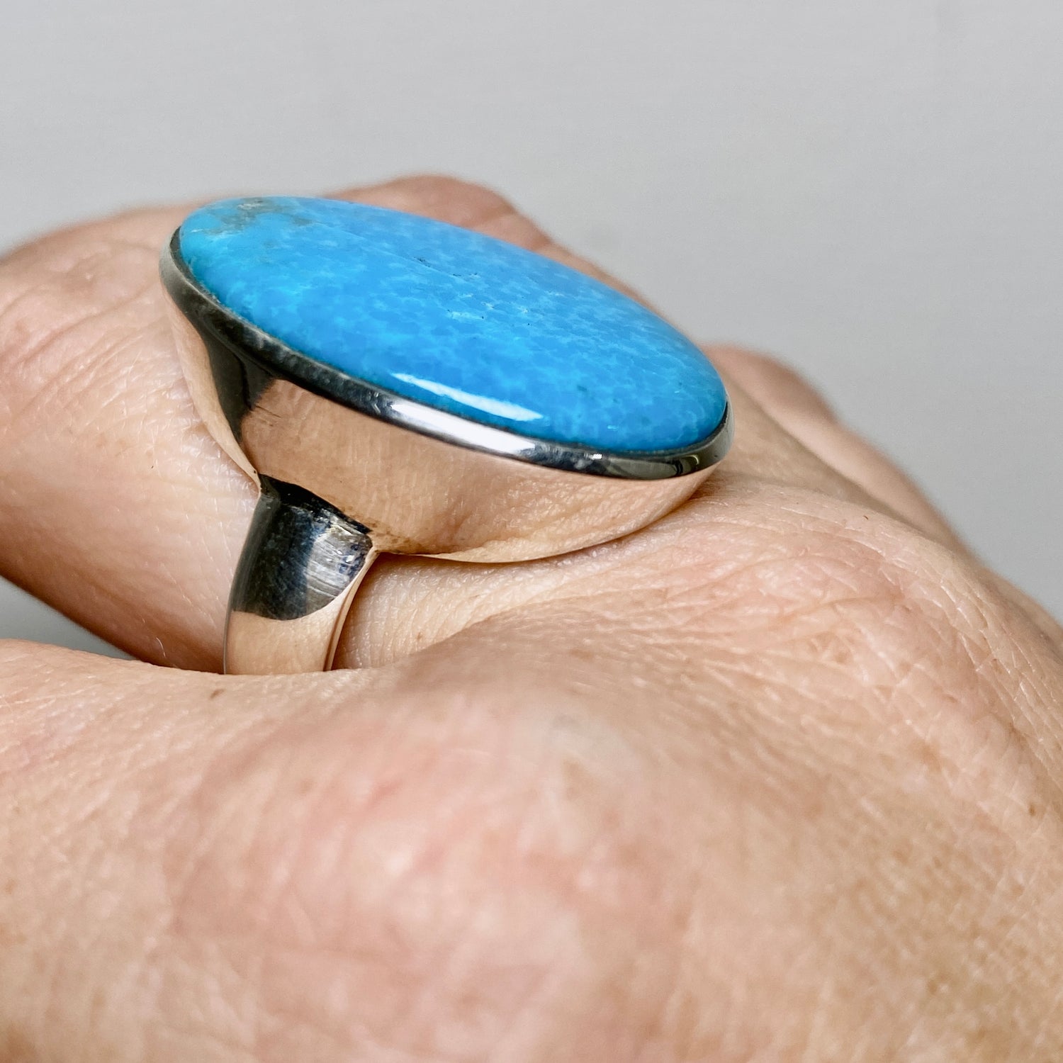 Arizona Turquoise Oval Cabochon Ring Size 11 PRGJ880