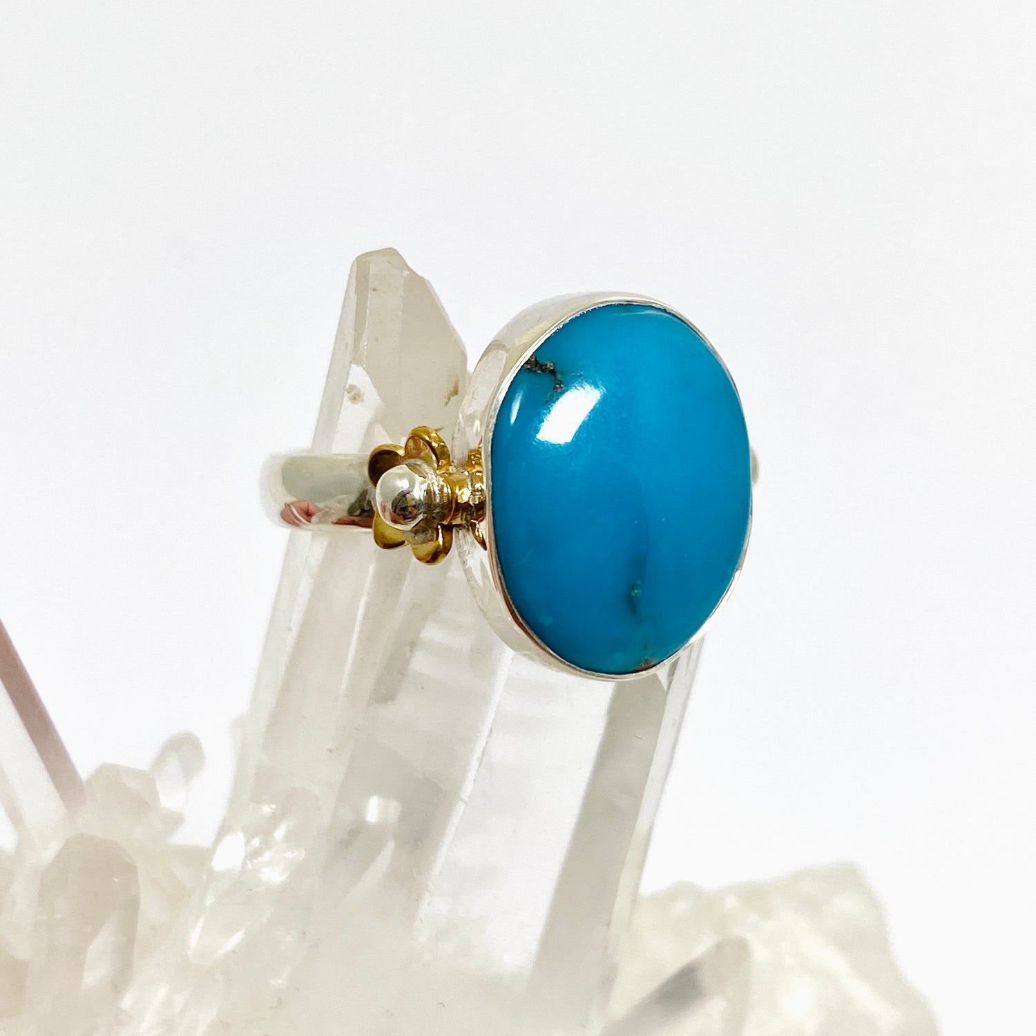 Arizona Turquoise Oval Cabochon Ring with Brass Accents Size 10 KRGJ3405