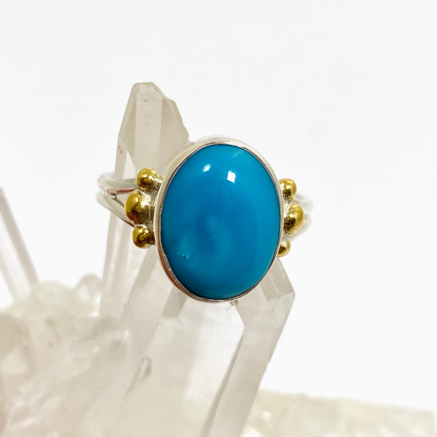 Arizona Turquoise Oval Cabochon Ring with Brass Accents Size 10 KRGJ3406