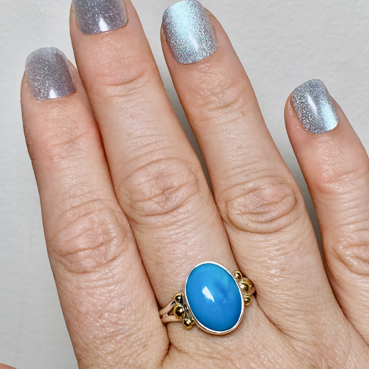 Arizona Turquoise Oval Cabochon Ring with Brass Accents Size 10 KRGJ3406