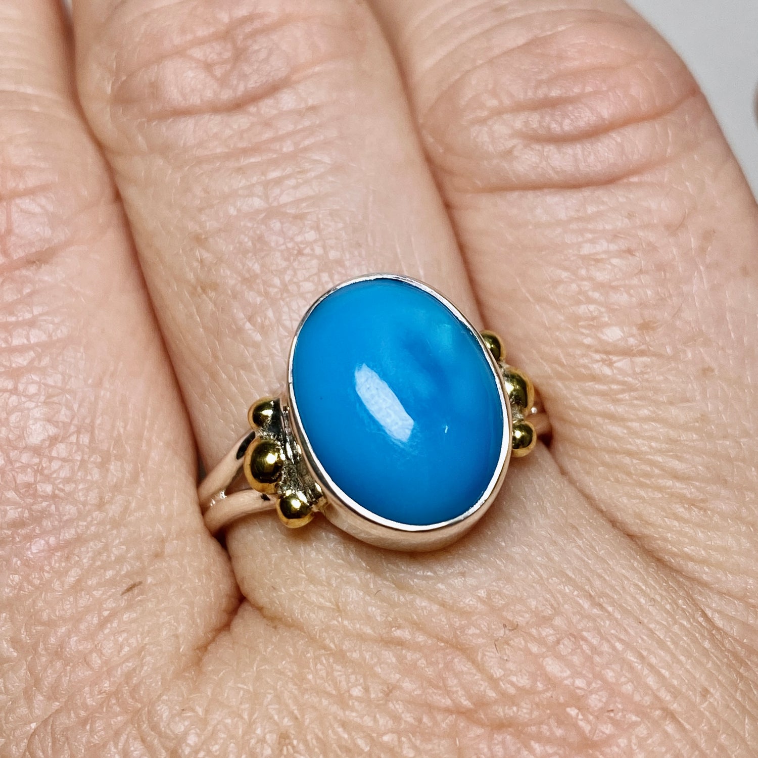 Arizona Turquoise Oval Cabochon Ring with Brass Accents Size 10 KRGJ3406