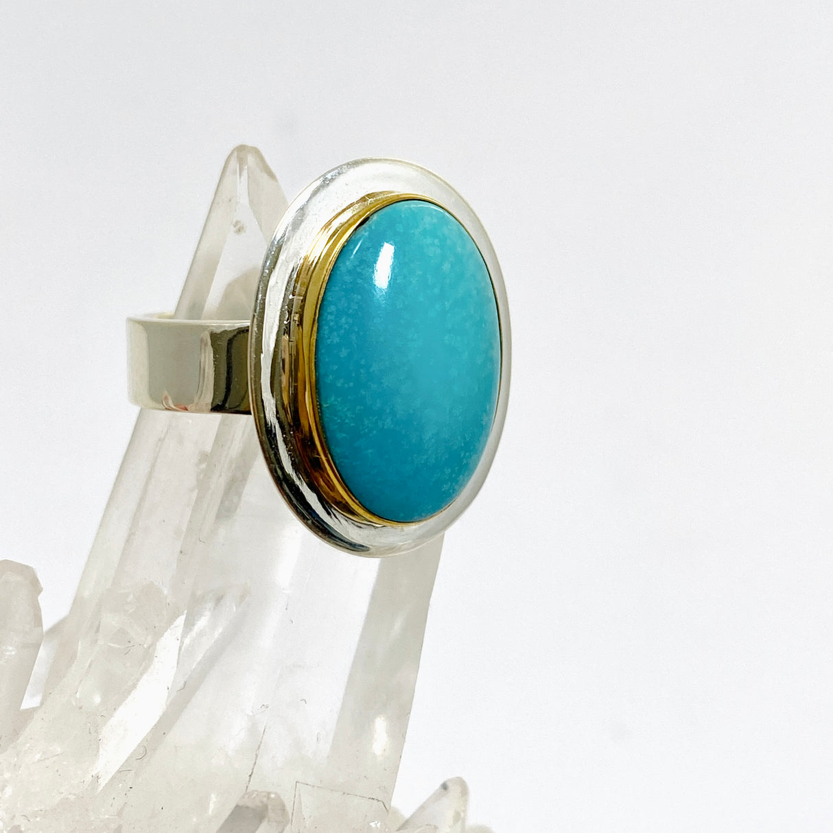 Arizona Turquoise Oval Cabochon Ring with Brass Accents Size 11 KRGJ3408