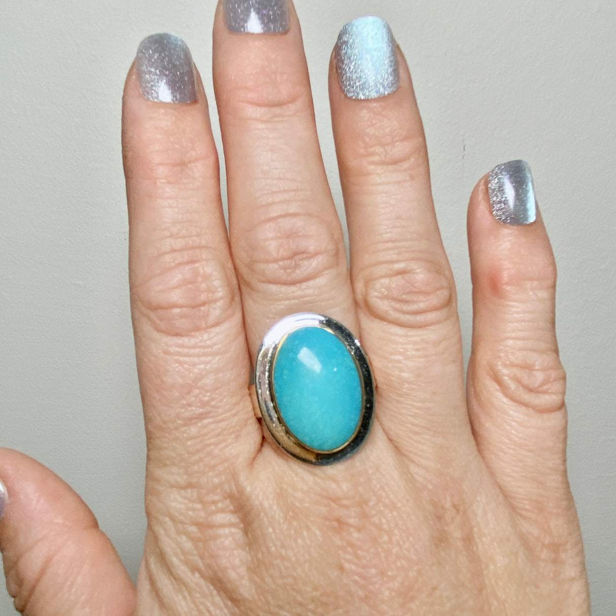 Arizona Turquoise Oval Cabochon Ring with Brass Accents Size 11 KRGJ3408