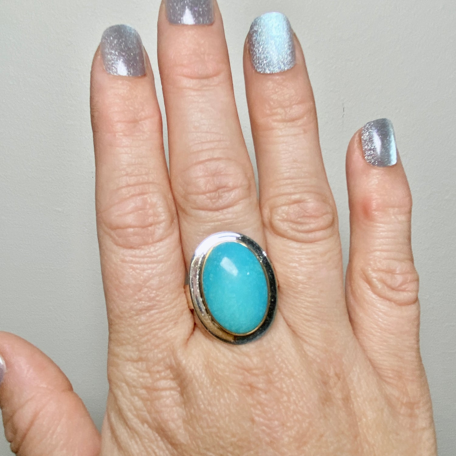 Arizona Turquoise Oval Cabochon Ring with Brass Accents Size 11 KRGJ3408