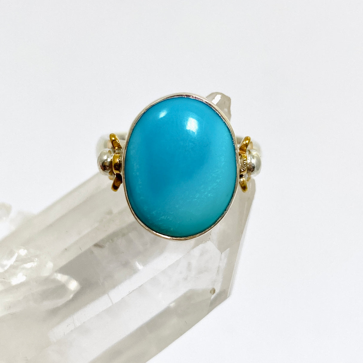 Arizona Turquoise Oval Cabochon Ring with Brass Accents Size 7 KRGJ3400