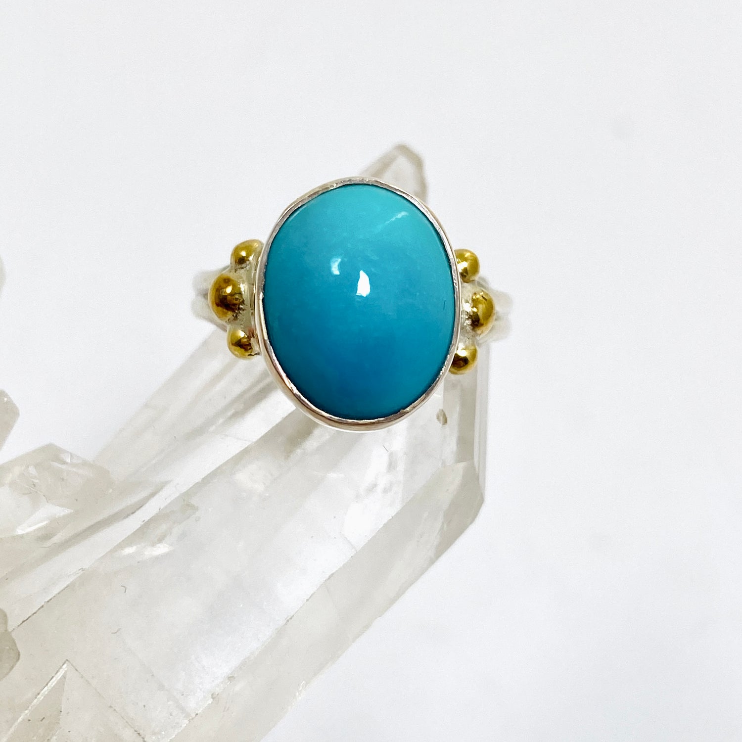 Arizona Turquoise Oval Cabochon Ring with Brass Accents Size 8 KRGJ3402