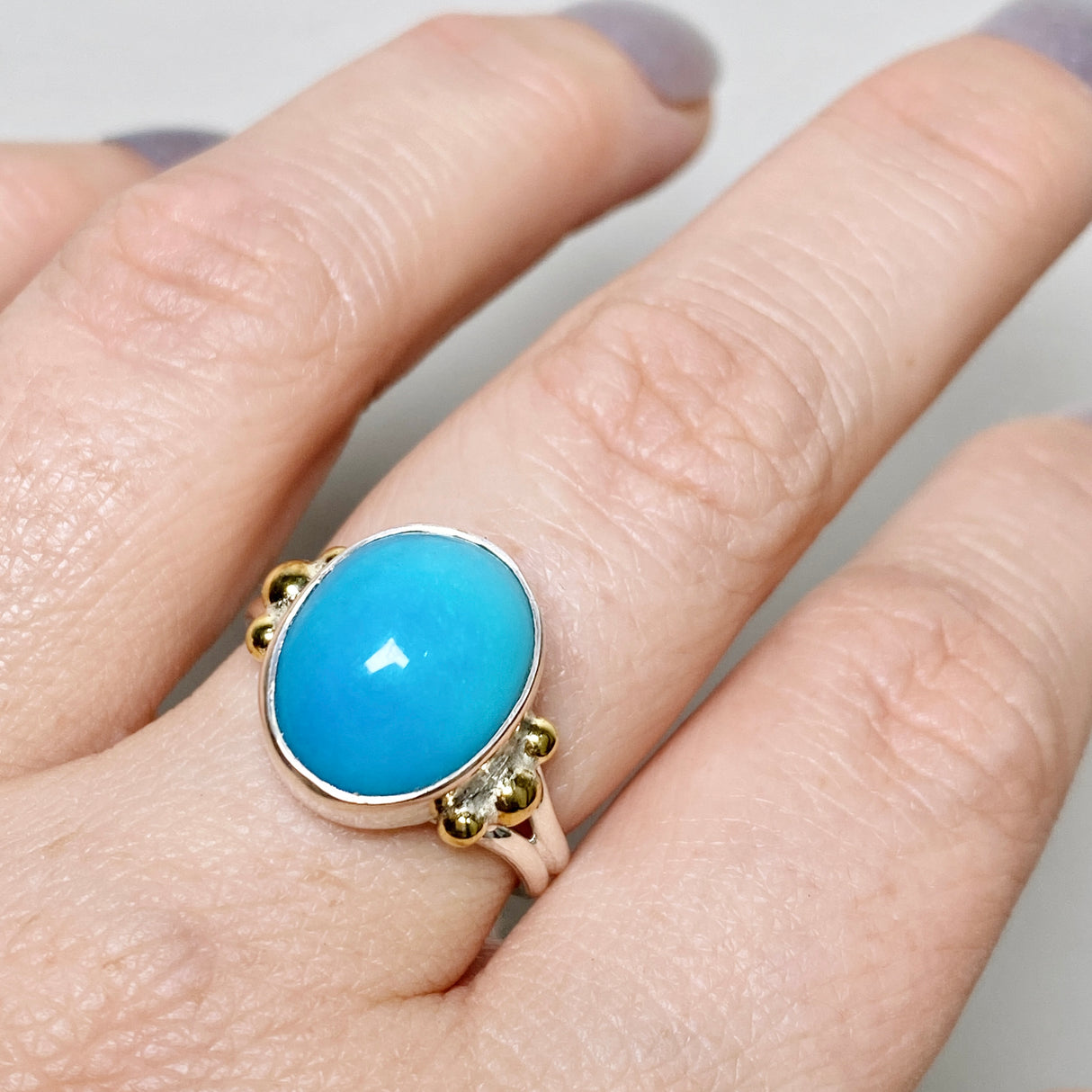 Arizona Turquoise Oval Cabochon Ring with Brass Accents Size 8 KRGJ3402