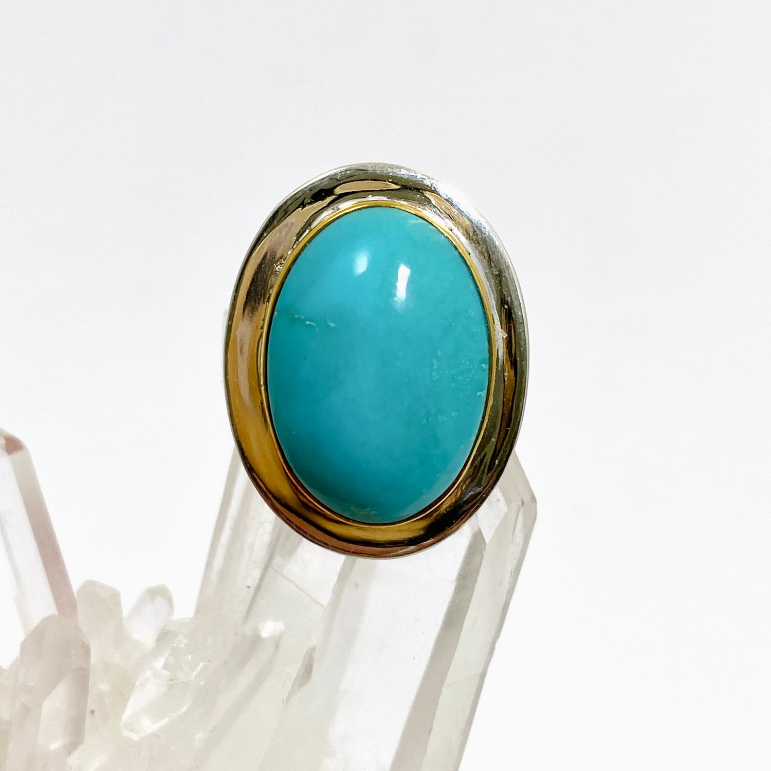 Arizona Turquoise Oval Cabochon Ring with Brass Accents Size 8 KRGJ3409