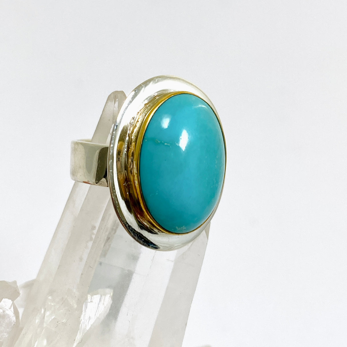 Arizona Turquoise Oval Cabochon Ring with Brass Accents Size 8 KRGJ3409