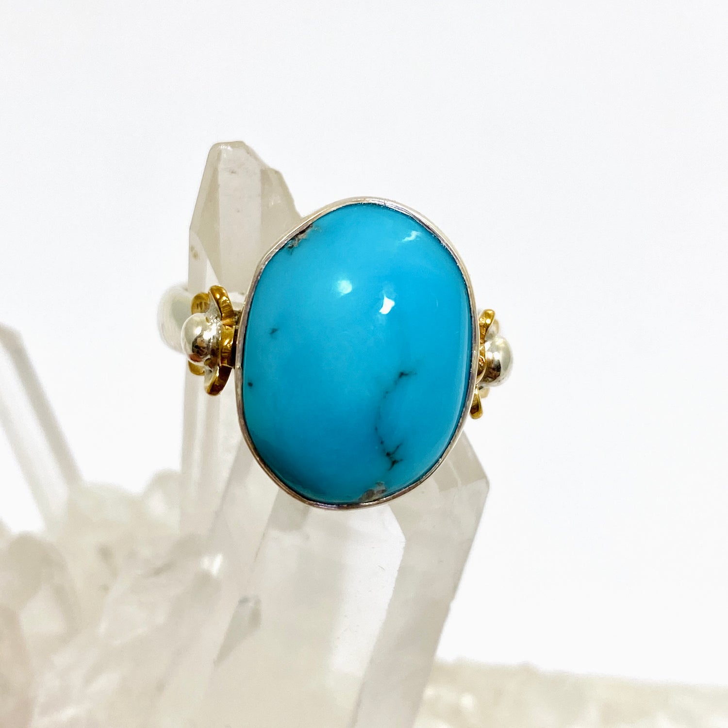 Arizona Turquoise Oval Cabochon Ring with Brass Accents Size 9 KRGJ3403