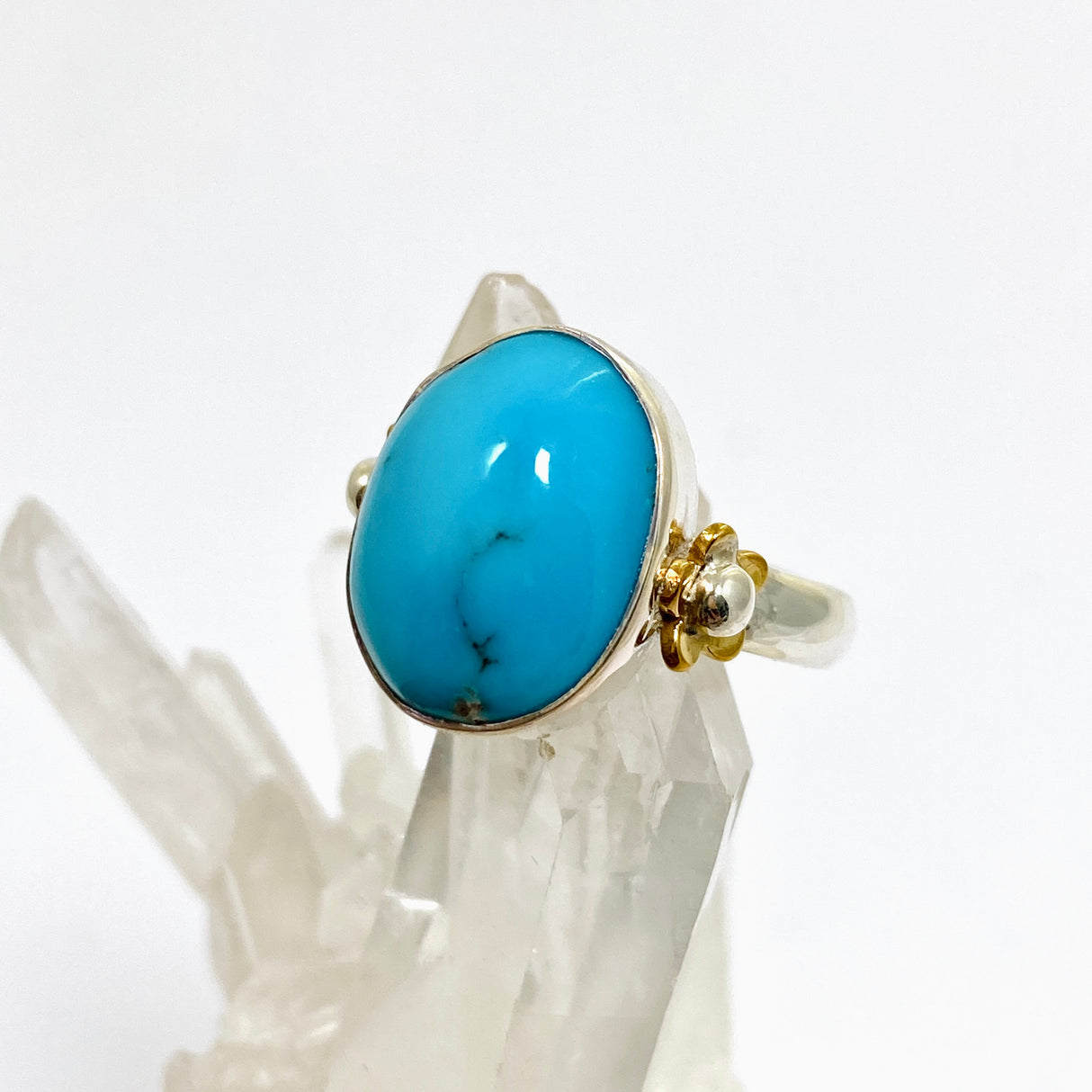 Arizona Turquoise Oval Cabochon Ring with Brass Accents Size 9 KRGJ3403