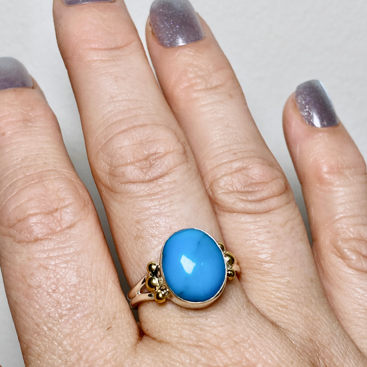 Arizona Turquoise Oval Cabochon Ring with Brass Accents Size 9 KRGJ3404