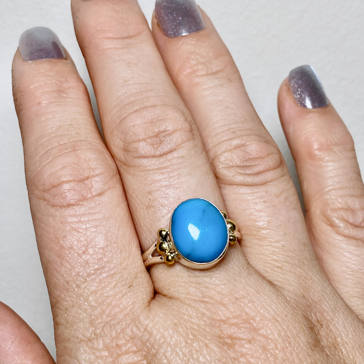 Arizona Turquoise Oval Cabochon Ring with Brass Accents Size 9 KRGJ3404
