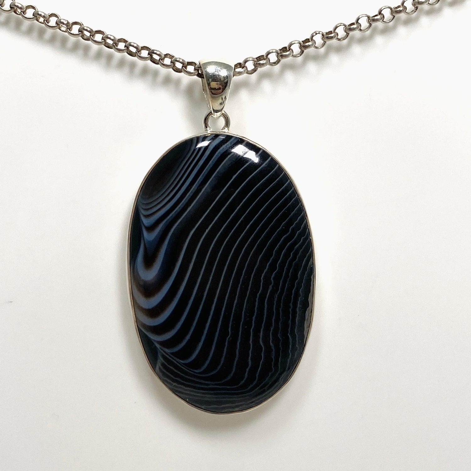 Banded Agate Oval Pendant KPGJ4350 - Nature's Magick