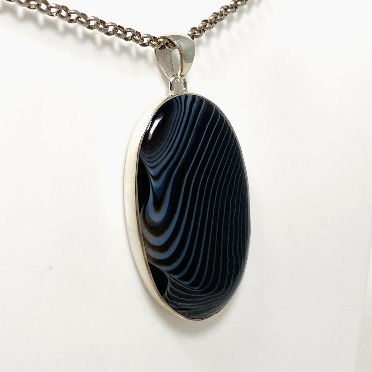 Banded Agate Oval Pendant KPGJ4350 - Nature's Magick