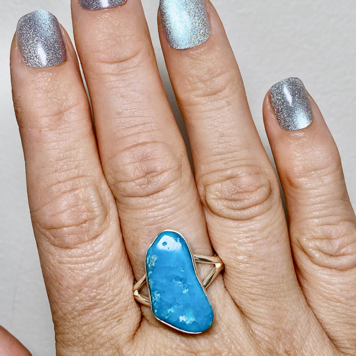 Bisbee Turquoise Freeform Cabochon Split Band Ring Size 11 KRGJ3411